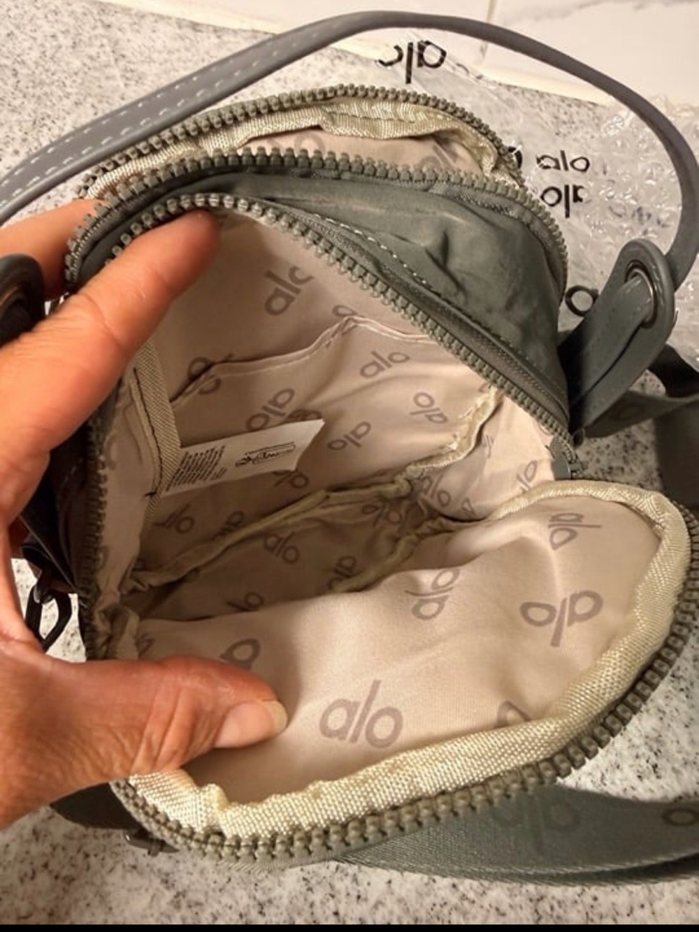 Alo Yoga unisex slate gray Crossbody Bag or shoulder bag - Picture 10 of 11